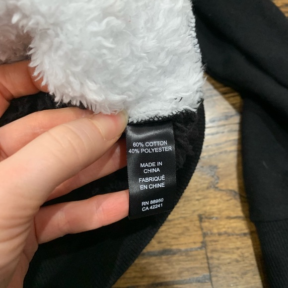 Like New Cozy Zoe Faux Sherpa Penguin Sweatshirt Crewneck Women’s Large - Picture 4 of 5